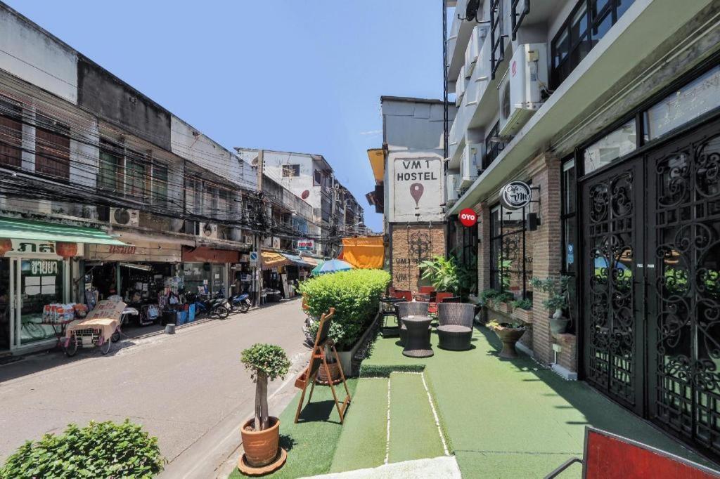 Vm1 Hostel Bangkok Exterior foto